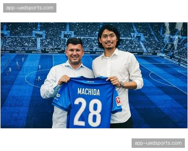 町田浩树霍芬海姆逐渐站稳脚跟 后卫线年轻化进程加速推进